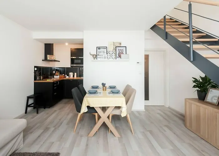Kent Ridge Loft, Sokolska