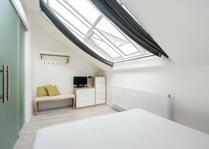 公寓 Kent Ridge Loft, Sokolska 布拉格