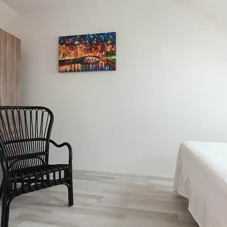 Kent Ridge Loft, Sokolska Apartment *