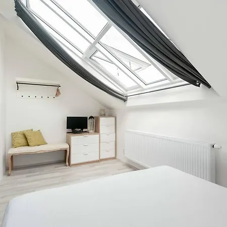 Apartment Kent Ridge Loft, Sokolska Prague