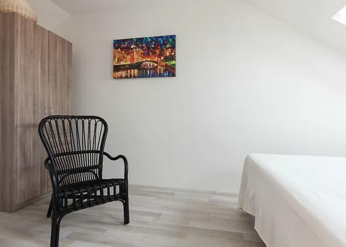 Kent Ridge Loft, Sokolska Apartment *