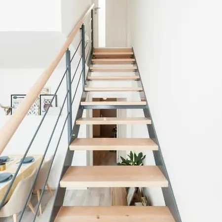 Kent Ridge Loft, Sokolska Апартаменты Прага