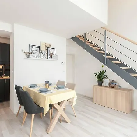 Kent Ridge Loft, Sokolska Апартаменты